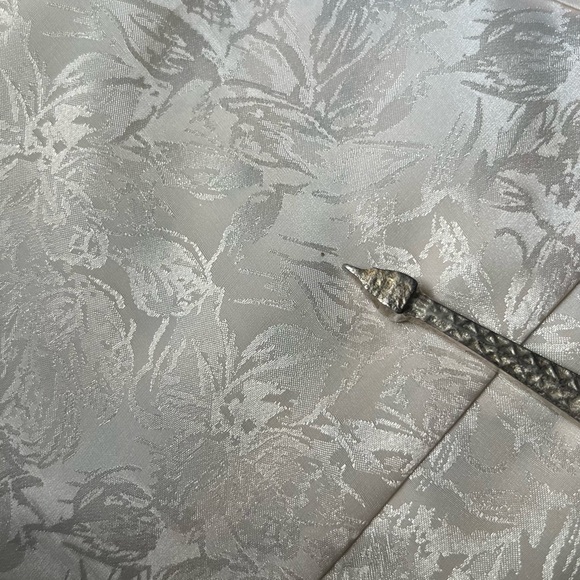 Janelle - 80's Does 40's Cream Jacquard Textured Flounce Dress - Size 11/12 - Picture 9 of 12